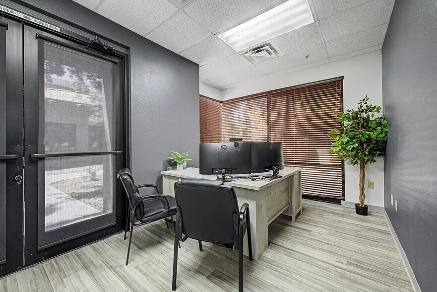More Photos Of 2680 S Val Vista Dr, Gilbert Medical For Lease