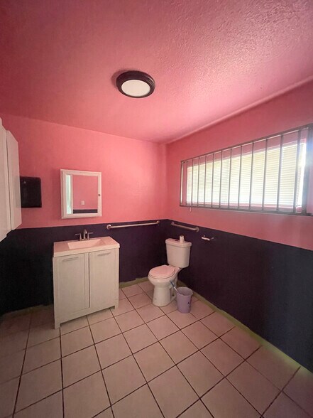 More Photos Of 799-803 S Long Beach Blvd, Compton Storefront For Sale