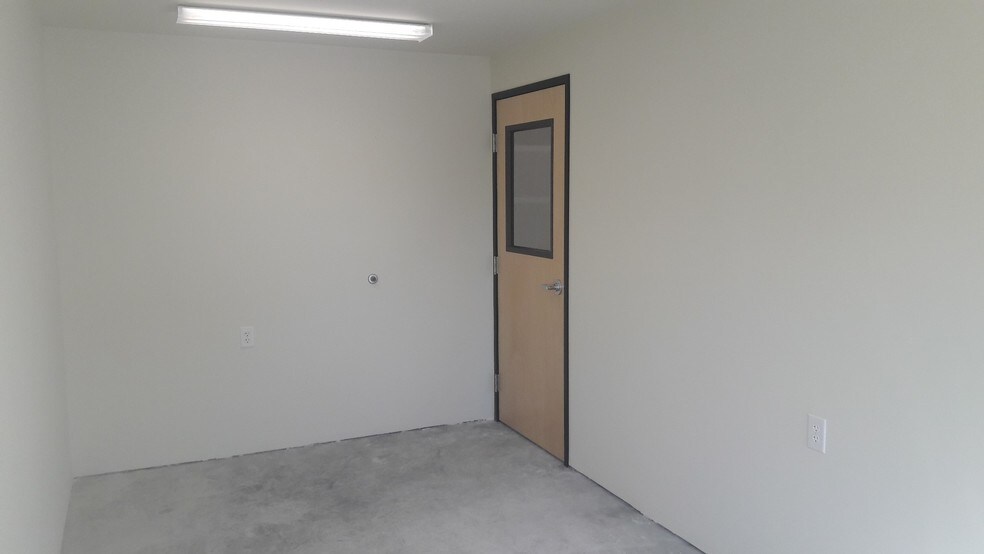 More Photos Of 5305 NE 121st Ave, Vancouver Unknown For Lease