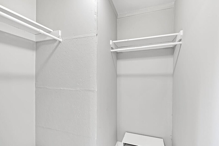 More Photos Of 1114 E Armour Blvd, Kansas City Apartments For Sale