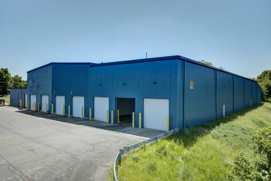 More Photos Of 10850 Hall Rd, Whitmore Lake Warehouse For Lease