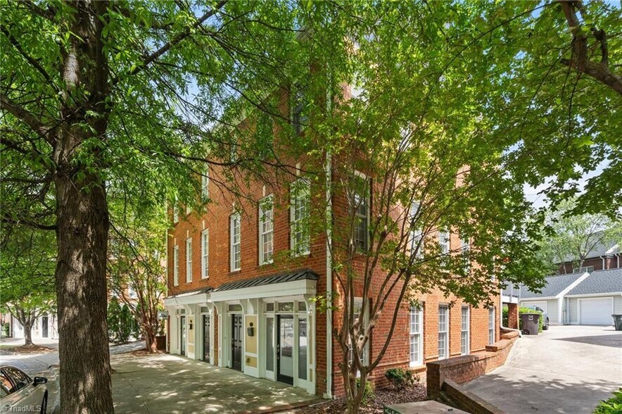 More Photos Of 215-217 E Lewis St, Greensboro Office For Lease