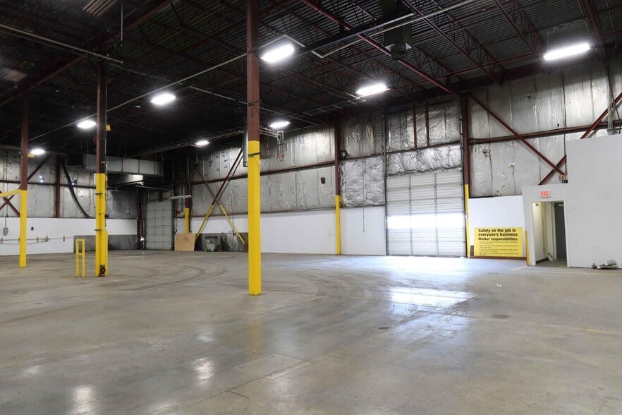 More Photos Of 880 Cliveden Ave, Delta Manufacturing For Lease