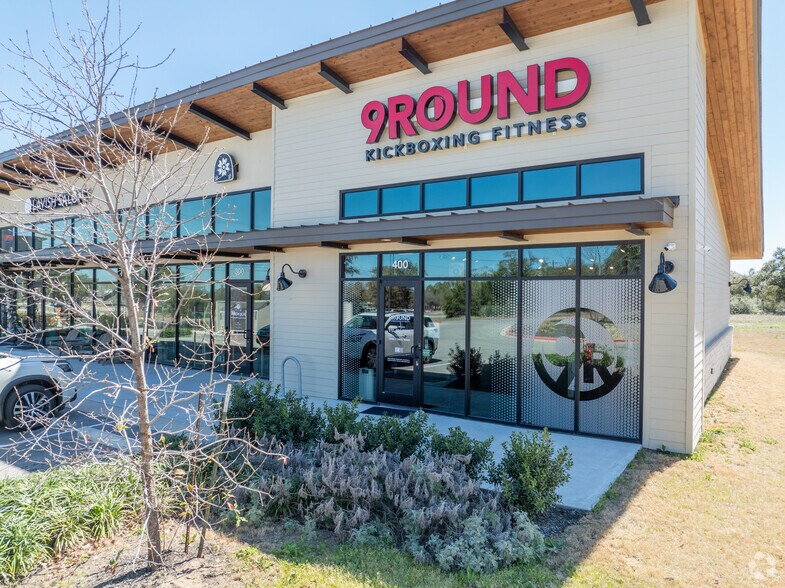 More Photos Of 901 N Vista Ridge Blvd, Cedar Park General Retail For Sale