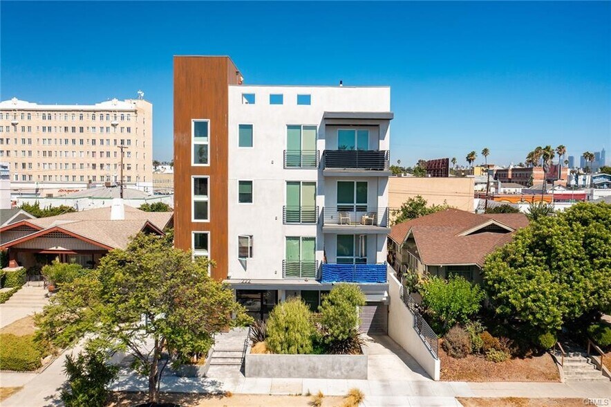 More Photos Of 222 N Manhattan Pl, Los Angeles Apartments For Sale
