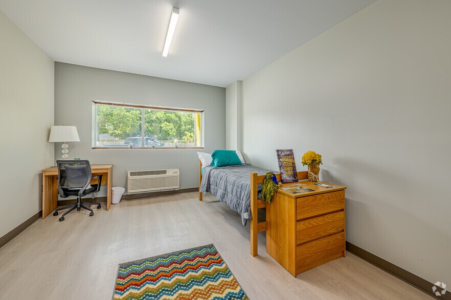 More Photos Of 522 E Railroad St, Long Beach Apartments For Sale