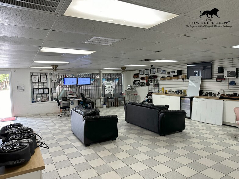 More Photos Of 3807 34th St, Lubbock Auto Repair For Sale