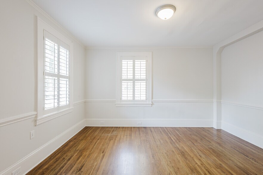 More Photos Of 1814 Euclid Ave, Charlotte Office For Lease