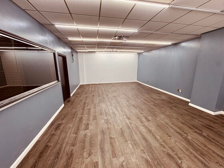 More Photos Of 309 Denton Ave, New Hyde Park Industrial For Lease