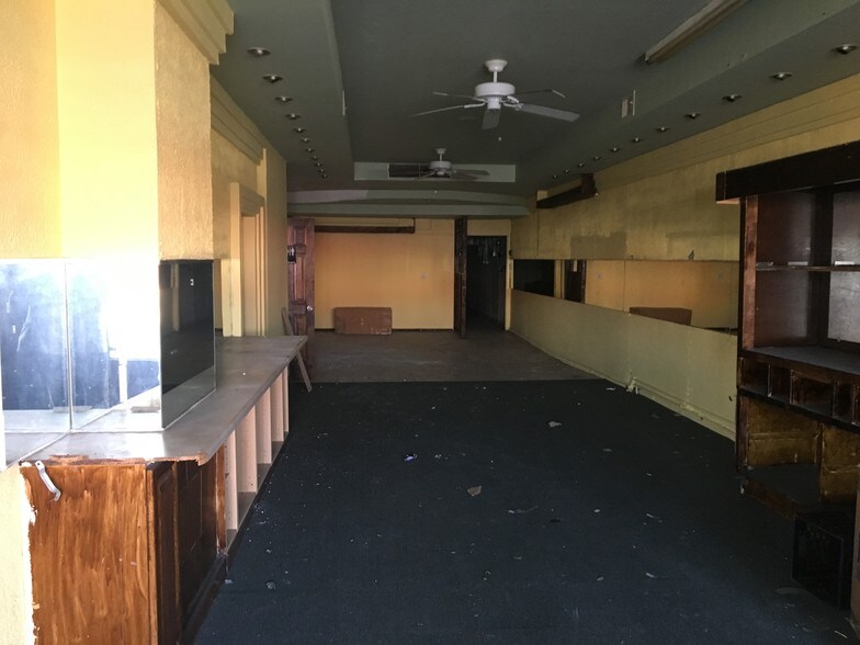 More Photos Of 2702-2704 E Tremont Ave, Bronx Storefront Retail Office For Lease