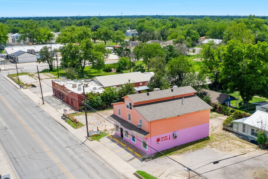 More Photos Of 1103 Pleasanton Rd, San Antonio Storefront Retail Residential For Sale