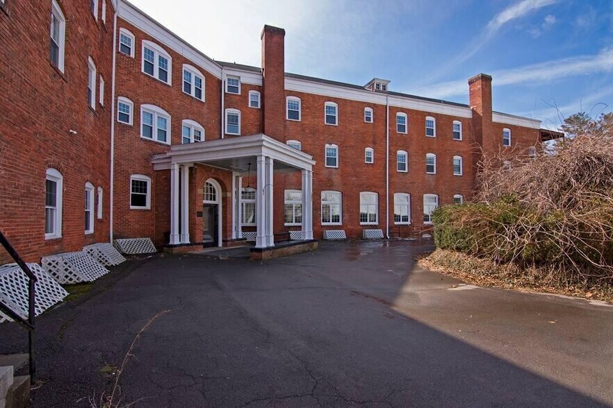 More Photos Of 158 Academy Lane Dr, Pence Springs Hotel For Sale
