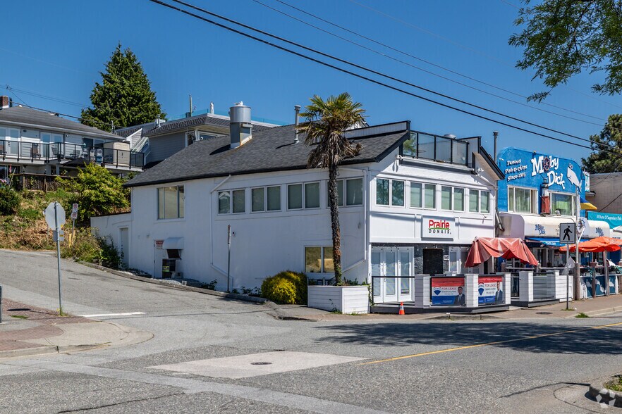 More Photos Of 15475 Marine Dr, White Rock Storefront Retail Office For Lease