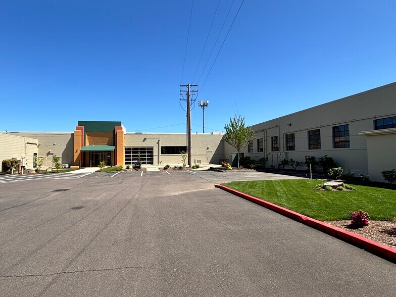 More Photos Of 576 Patterson St NW, Salem Warehouse For Lease
