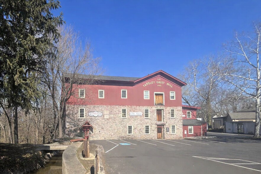 More Photos Of 10 N Main St, Yardley Office For Lease