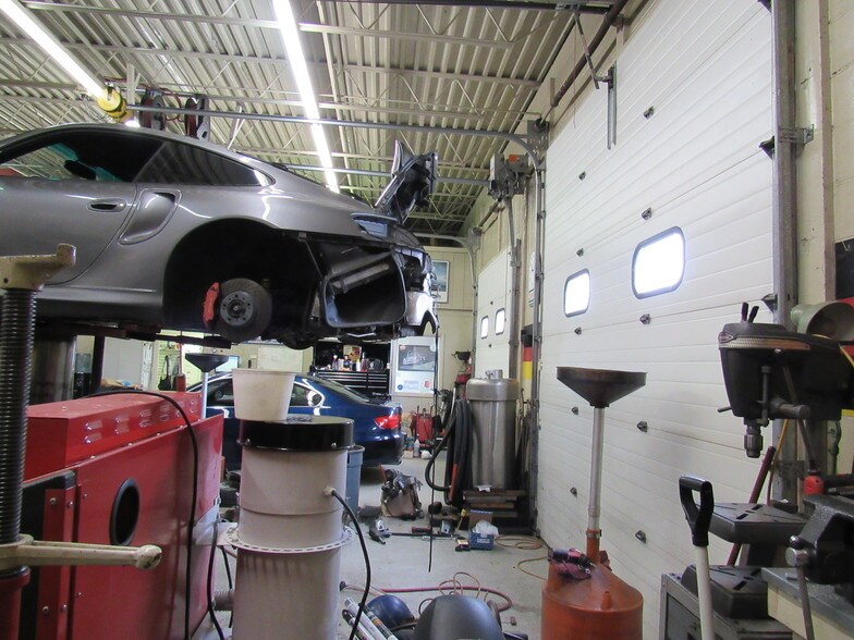 More Photos Of 4794 S Dixie Dr, Dayton Auto Repair For Lease