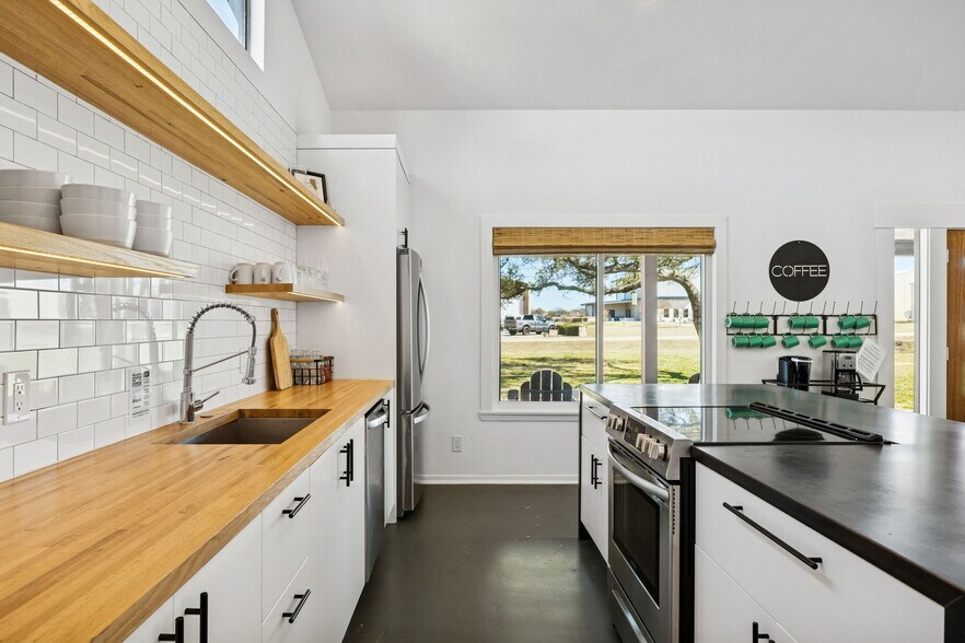 More Photos Of 10130 Billy Mitchell, McKinney Specialty For Sale