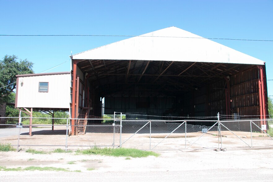 More Photos Of 12225 N Bryan Rd, Mission Light Distribution For Lease