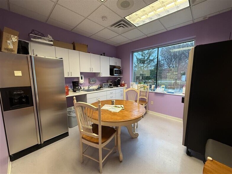 More Photos Of 410 Park Pl, Mishawaka Medical For Lease