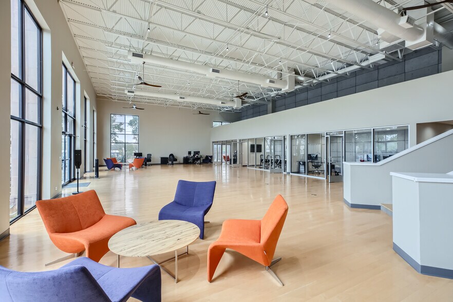 More Photos Of 10919 Wurzbach Rd, San Antonio Office For Sale