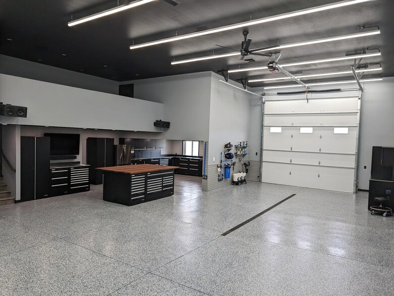 More Photos Of 7107 N 19th St, Bismarck Warehouse For Sale