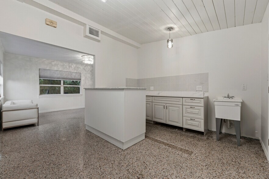 More Photos Of 4749 Hargrave St, Orlando Medical For Sale