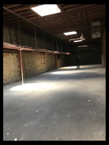 More Photos Of 3533 Vernon Blvd, Long Island City Warehouse For Lease