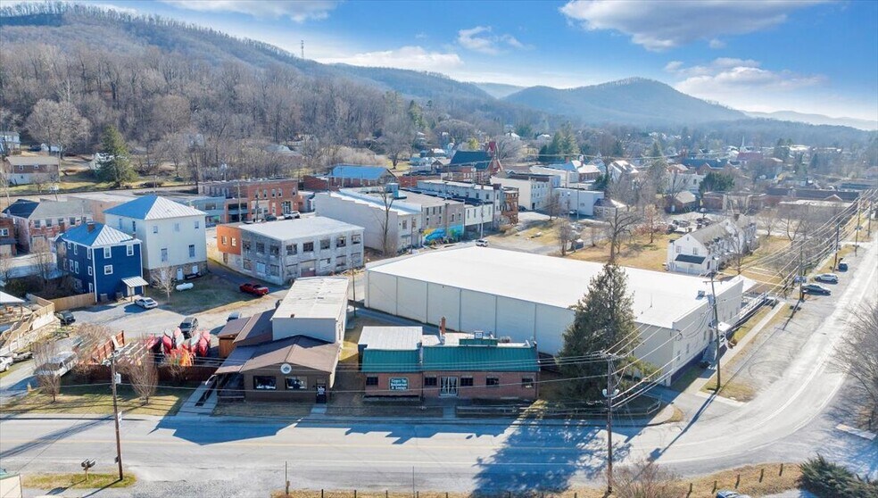 More Photos Of 630 Lowe St, Buchanan Restaurant For Sale