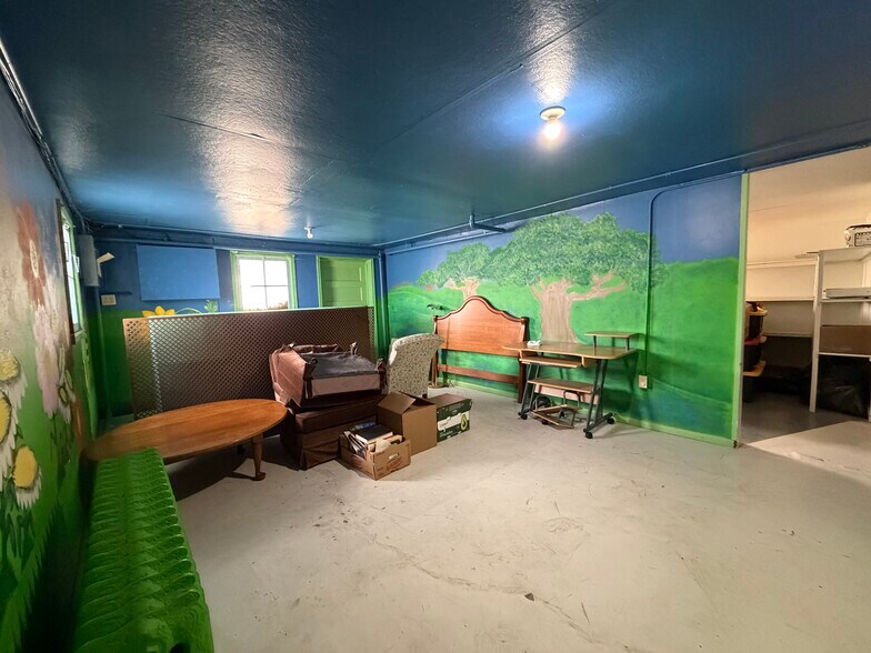 More Photos Of 800 Palmer St, Delta Flex For Sale
