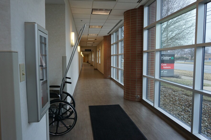 More Photos Of 15900 Snow Rd, Brook Park Medical For Lease