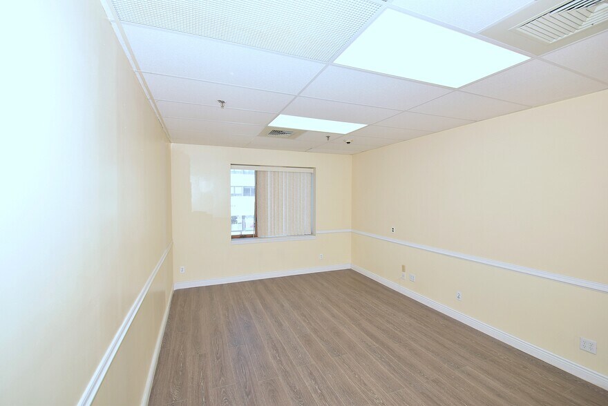 More Photos Of 350 National Blvd, Long Beach Storefront Retail Office For Lease
