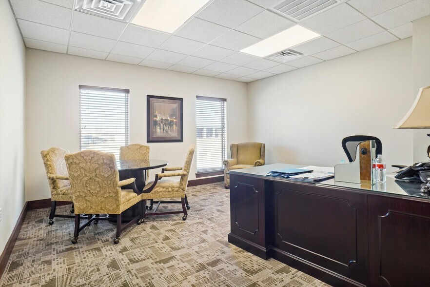 More Photos Of 809 Woodrow Wilson Ray Cir, Bridgeport Office For Sale