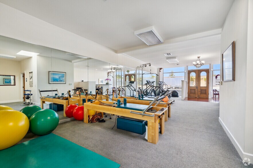 More Photos Of 1160 El Camino Real, San Carlos Office For Sale