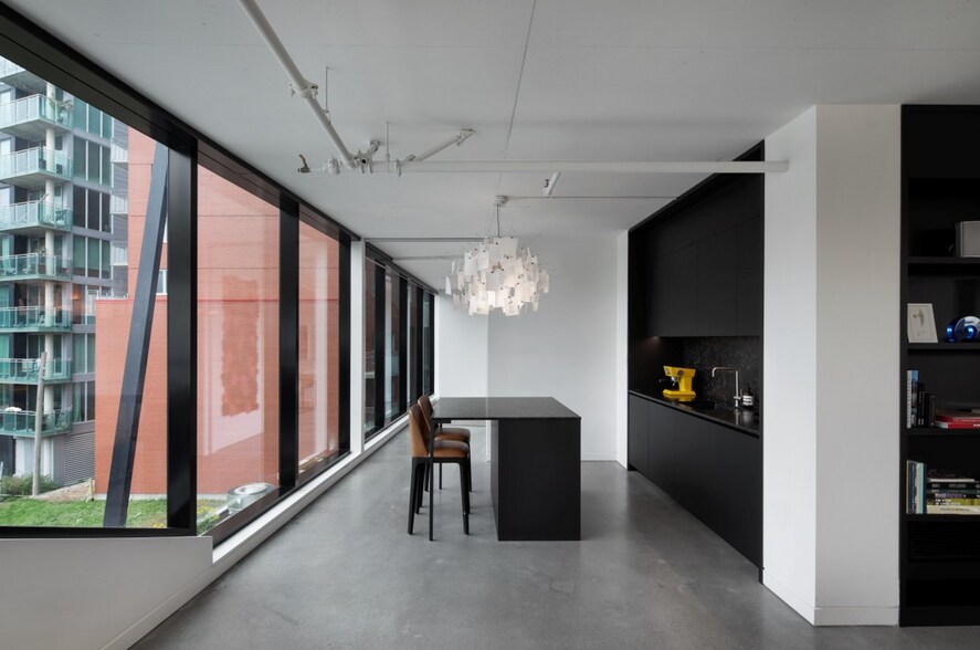 More Photos Of 1195 Rue Wellington, Montréal Office For Sale