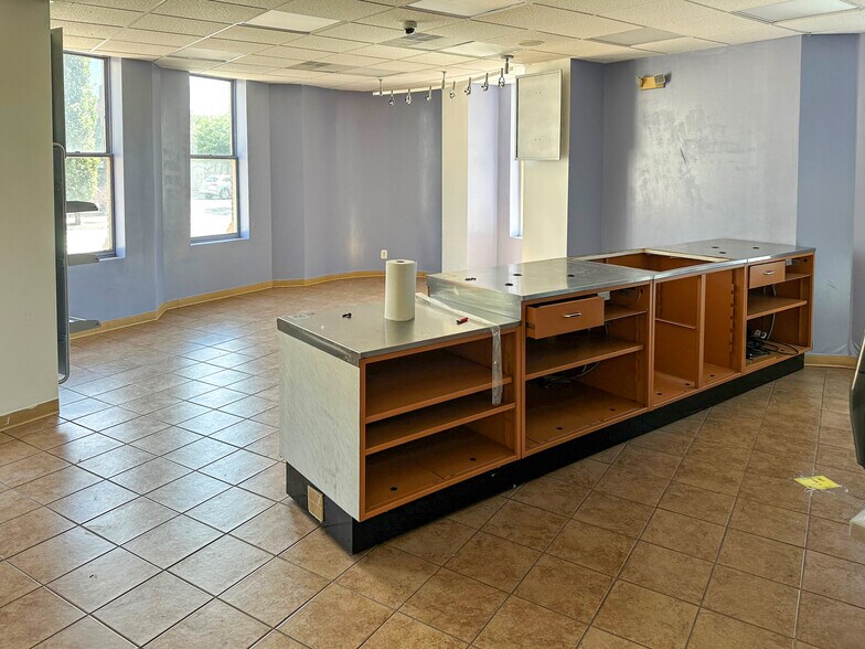 More Photos Of 1600 Wisconsin Ave NW, Washington Storefront Retail Office For Lease