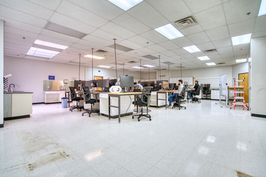 More Photos Of 280 S Taylor Ave, Louisville Research And Development For Lease