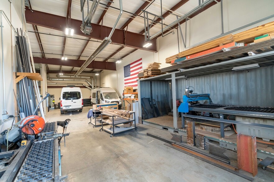 More Photos Of 3000 Airport Dr, Erie Light Manufacturing For Sale