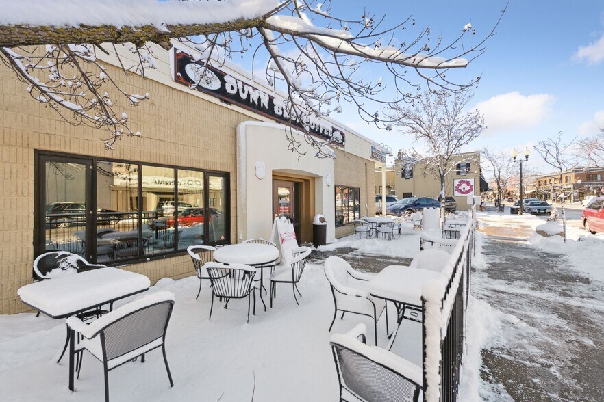 More Photos Of 11 Water St, Excelsior Freestanding For Lease