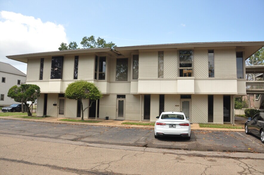 More Photos Of 14 Northtown Dr, Jackson Office For Sale