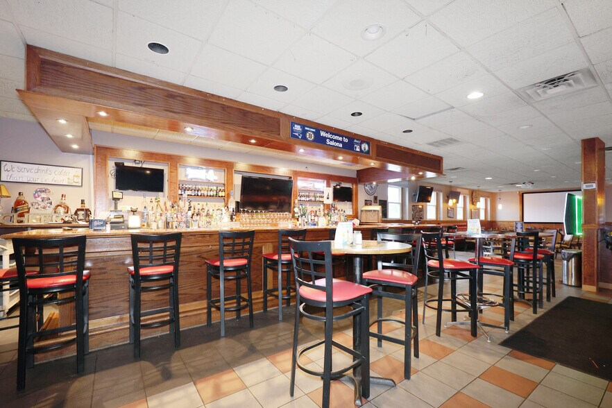 More Photos Of 128 Maple St, Manchester Restaurant For Sale
