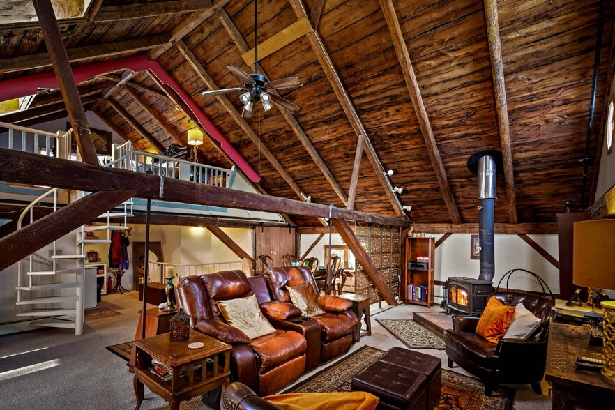 More Photos Of 82 Elm St, Camden Hospitality For Sale