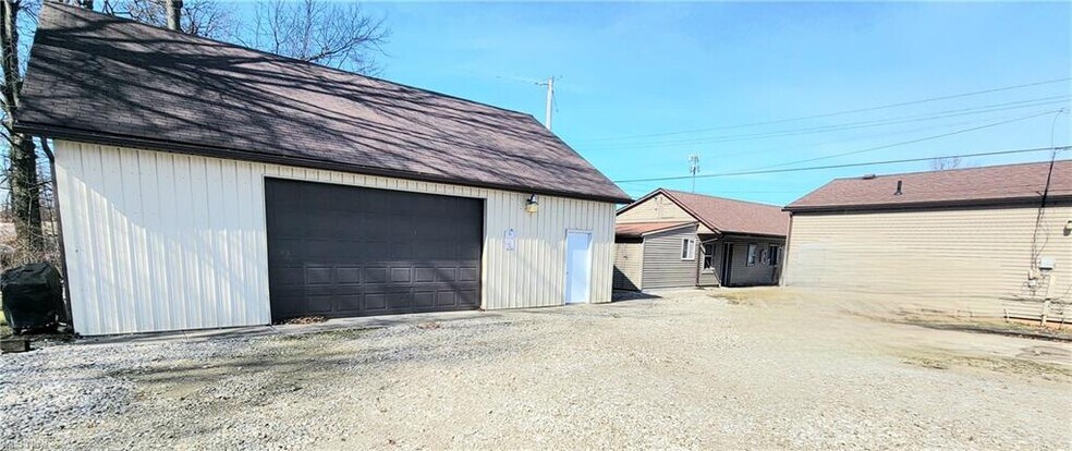 More Photos Of 3537 Liberty Ave, Vermilion Hotel For Sale