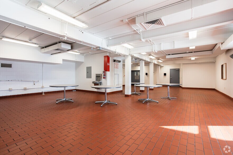 More Photos Of 1104 Clinton Ave, Washington Court House Food Processing For Lease
