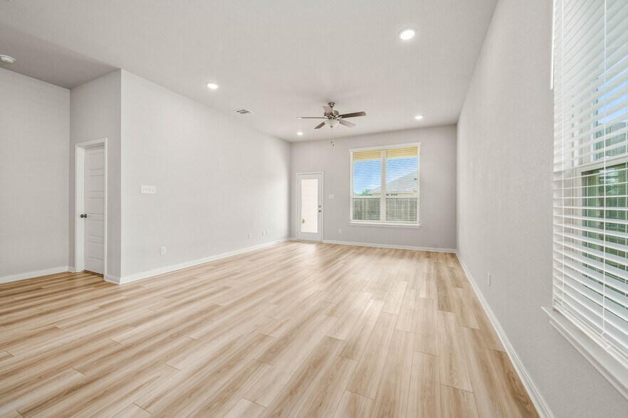 More Photos Of 4020 Centerfire Rd, Waco Apartments For Sale