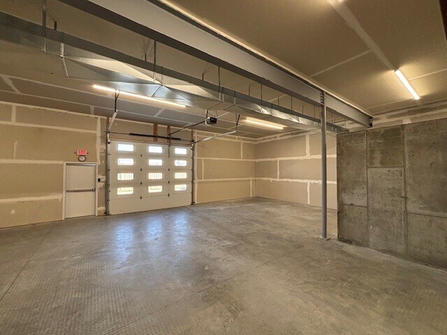 More Photos Of 207 Peach Way, Columbia Flex For Lease