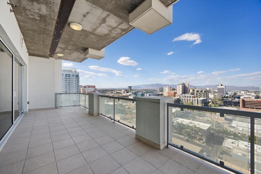 More Photos Of 900 S Las Vegas Blvd, Las Vegas Apartments For Sale