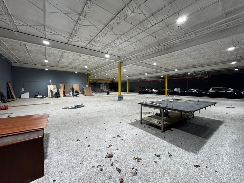 More Photos Of 6166 S Sayre Ave, Chicago Warehouse For Lease