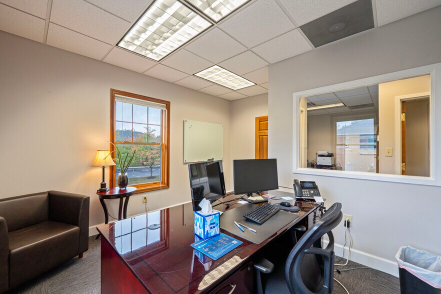 More Photos Of 124 Dorchester Sq, Westerville Office For Sale