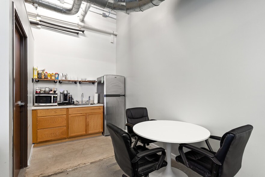 More Photos Of 2301 E Riverside Dr, Austin Unknown For Lease