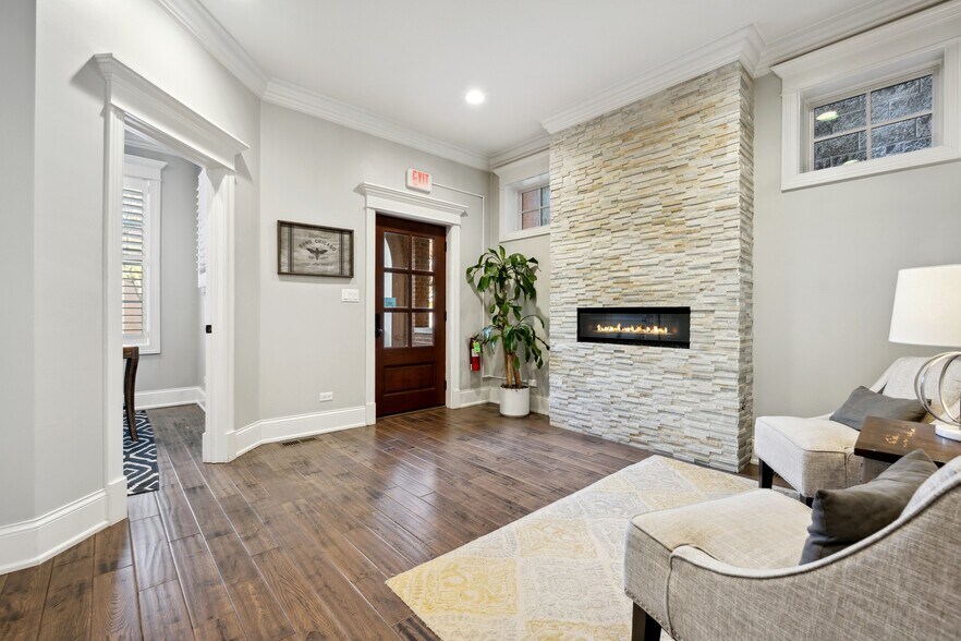 More Photos Of 1428 N Cleveland Ave, Chicago Hospitality For Sale